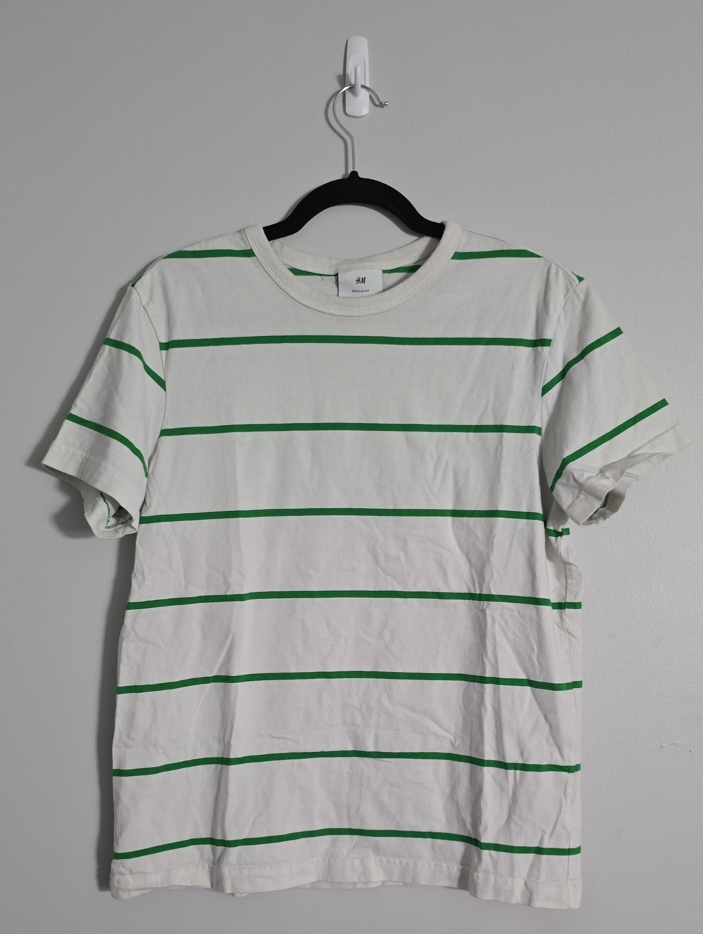 H&M White Short-Sleeve Tee with Green Stripes - Men's Casual Shirt